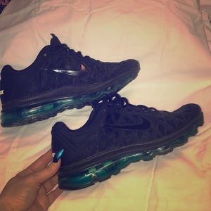 Nike women’s air max+ 2011